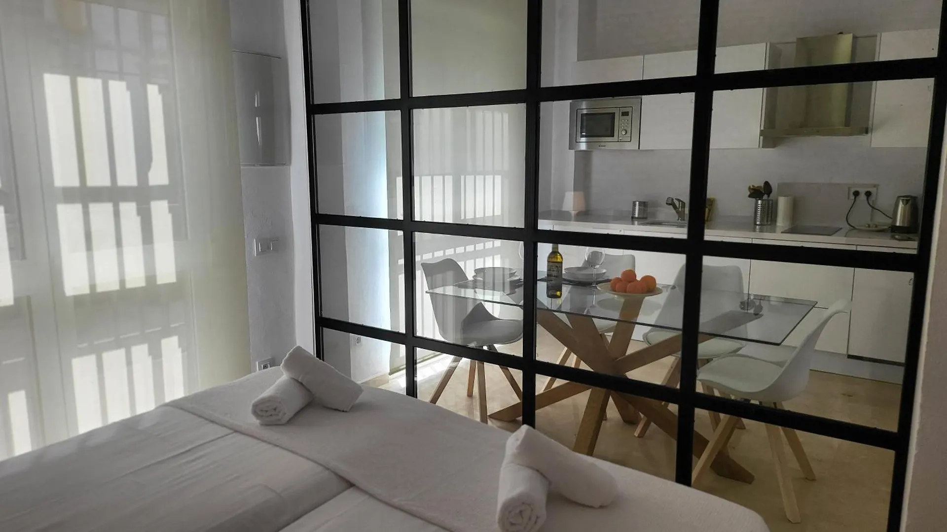 Rentalsevilla Teatinos I Apartament Sewilla